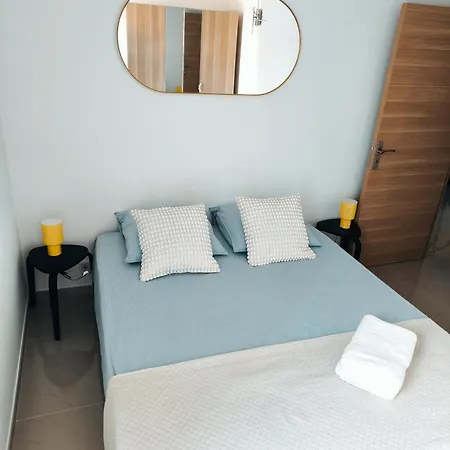 Stylish Comfort In Διαμέρισμα *