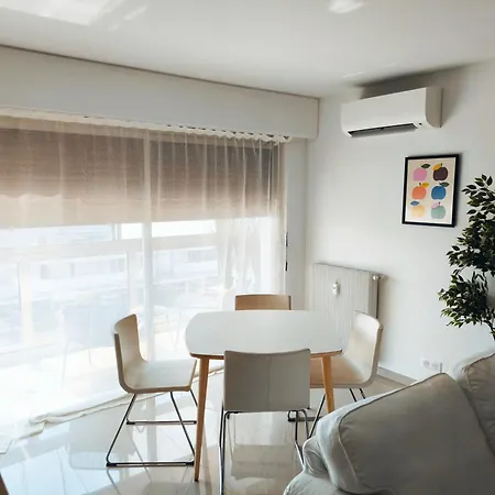 Stylish Comfort In Διαμέρισμα